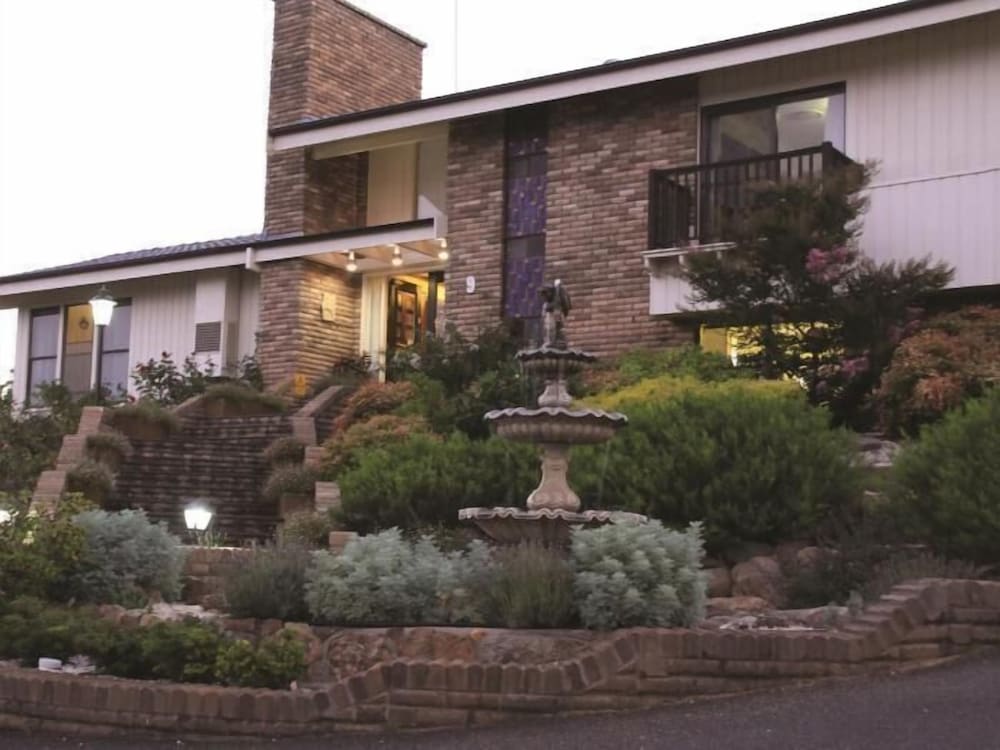 Bathurst Heights B&B — 4-Star Luxury Hotel in Bathurst, Australia