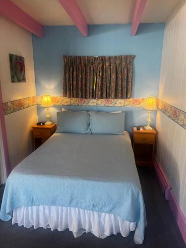 Claddagh Motel & Suites - photo 96