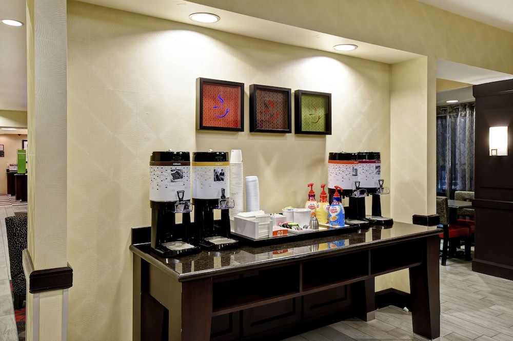 Hampton Inn Middletown - photo 58