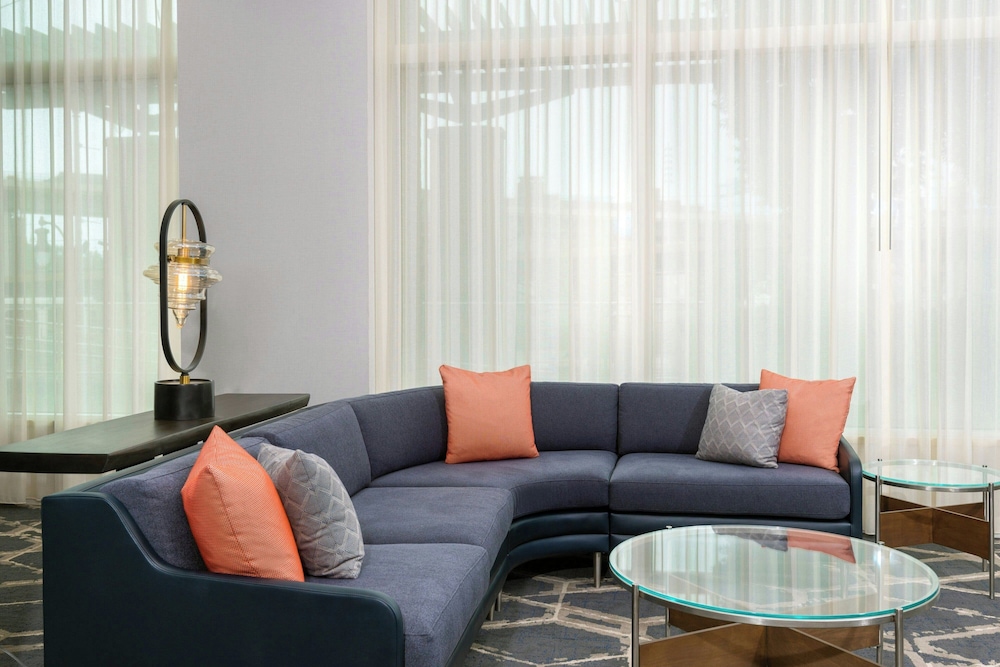 Courtyard Buffalo Downtown Canalside - photo 4