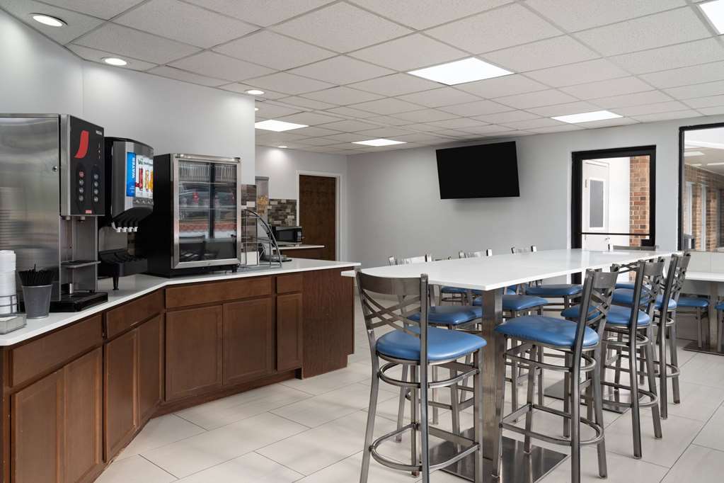Days Inn by Wyndham Weldon Roanoke Rapids - photo 30