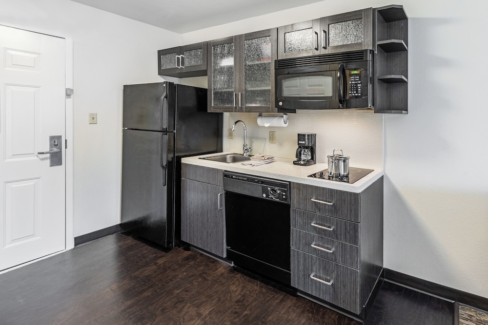 Candlewood Suites Hattiesburg by IHG - photo 7