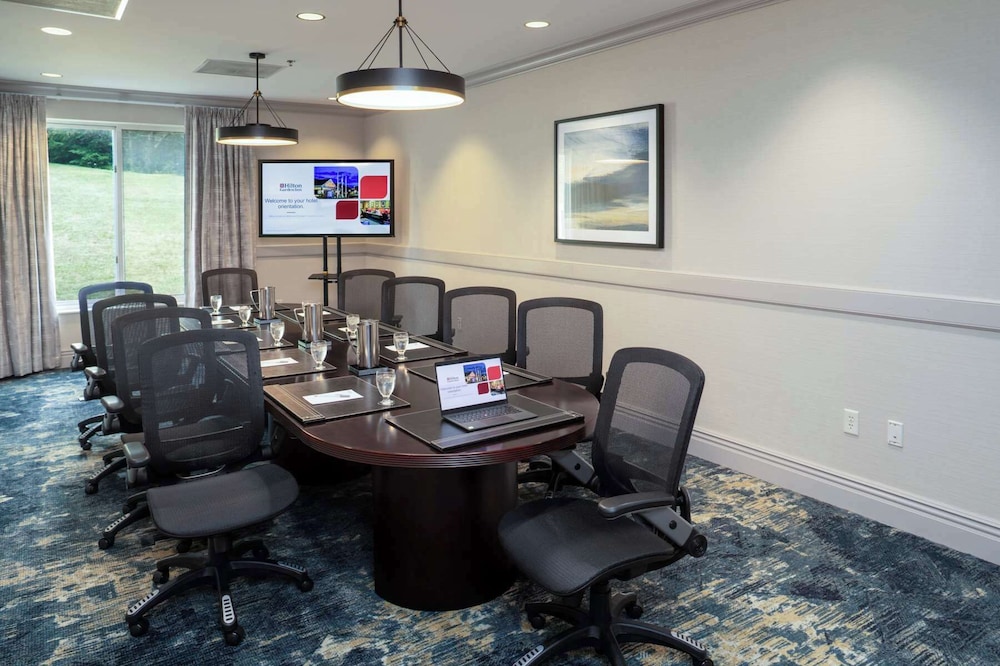 Hilton Garden Inn Milwaukee Northwest Conference Center - photo 47