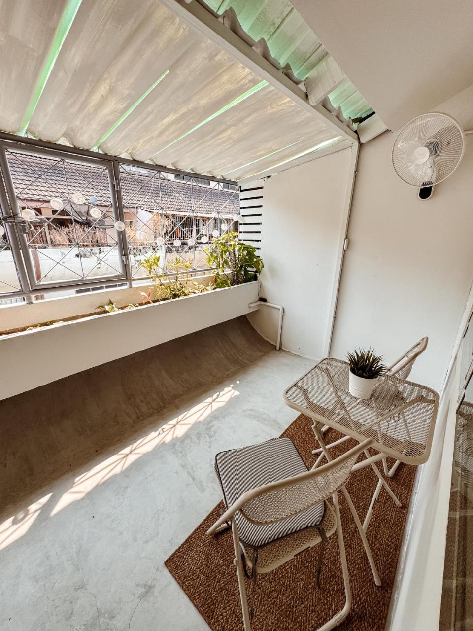 Spacious Relaxing Townhouse with Rooftop in Ekamai