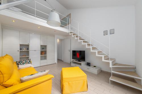 Suite Tra il Porto e il Centro 150m dal Mare Wifi — 4-Star Luxury Hotel in Savona, Italy