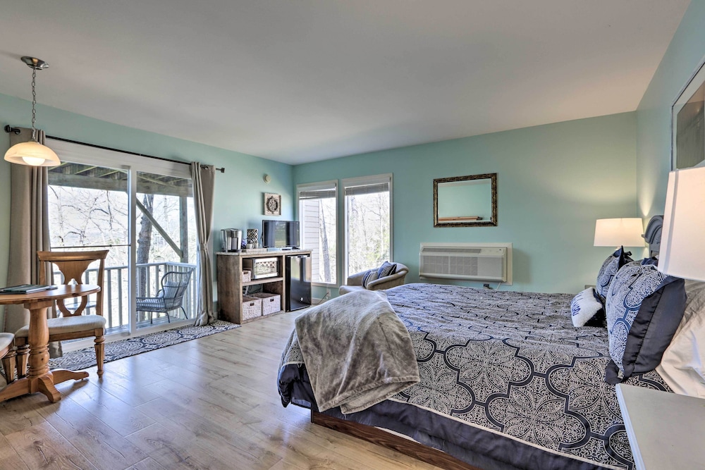 Peaceful Osage Beach Escape w Resort Perks - photo 11