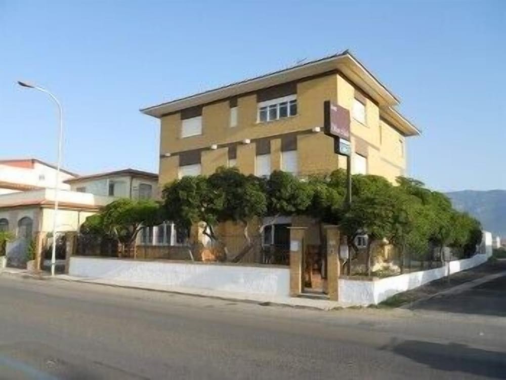 Hotel San Carlo — hotel in Terracina