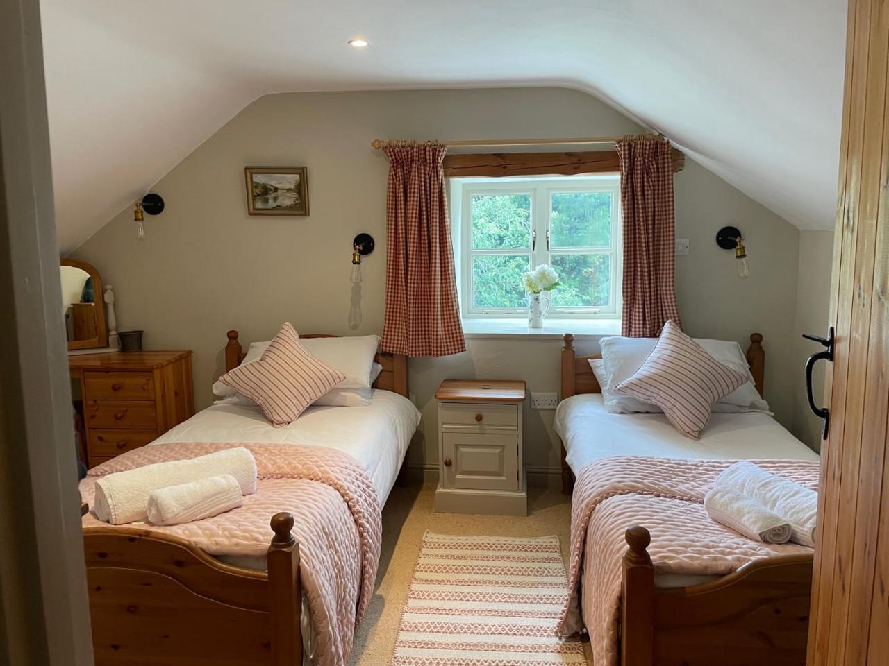 Pond Cottage