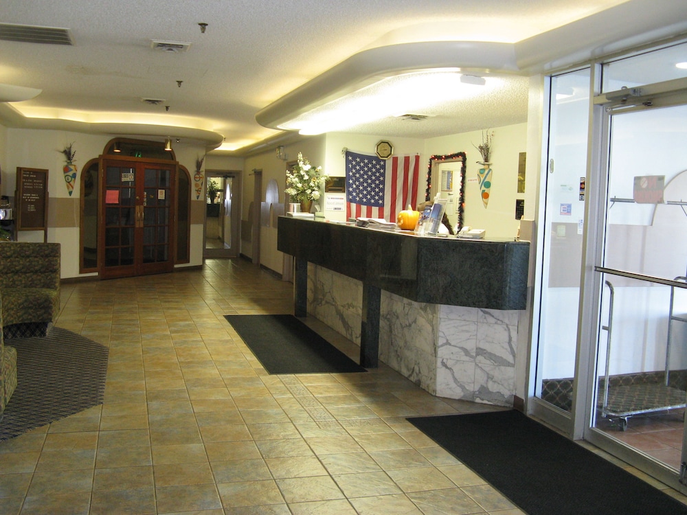 Howard Johnson by Wyndham Benton Harbor St. Joseph - photo 6