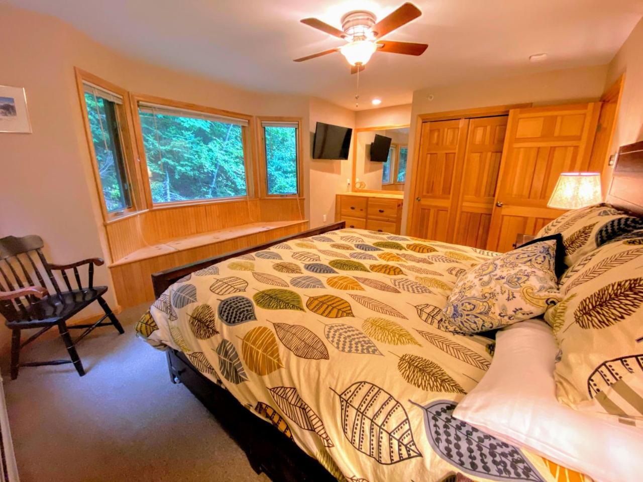 O6 Newly renovated with high class upgrades Great ski access boot warmer ski rack yard AC - photo 18