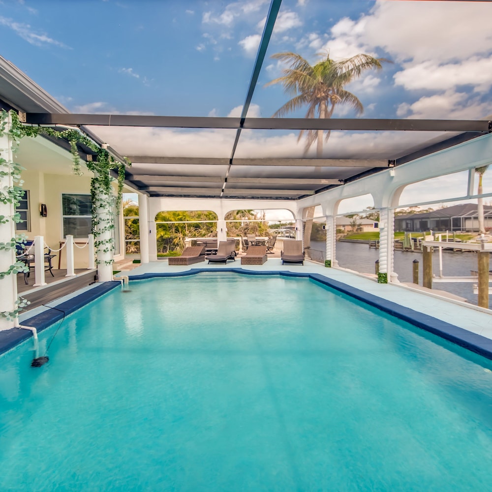 Golden Globe luxury on the canal with poolspa - photo 81