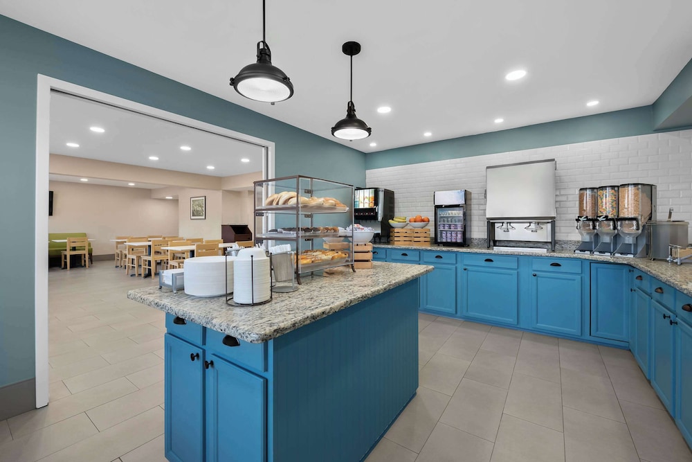 Country Inn & Suites by Radisson Coon Rapids MN - photo 70