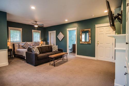 Campbell House Inn - photo 12