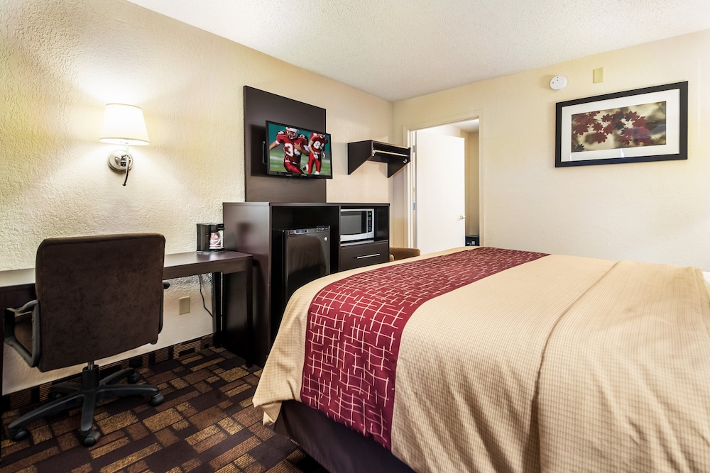 Red Roof Inn Anderson IN - photo 17
