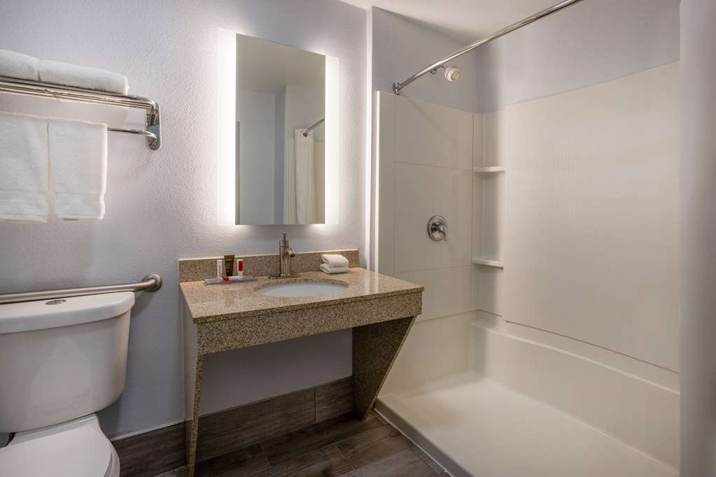 Wingate by Wyndham Waldorf Washington DC Area - photo 32
