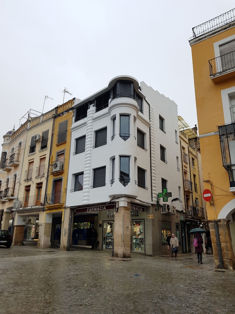 Plasencia Plaza Mayor Luxury - carbon neutral hotel in Plasencia