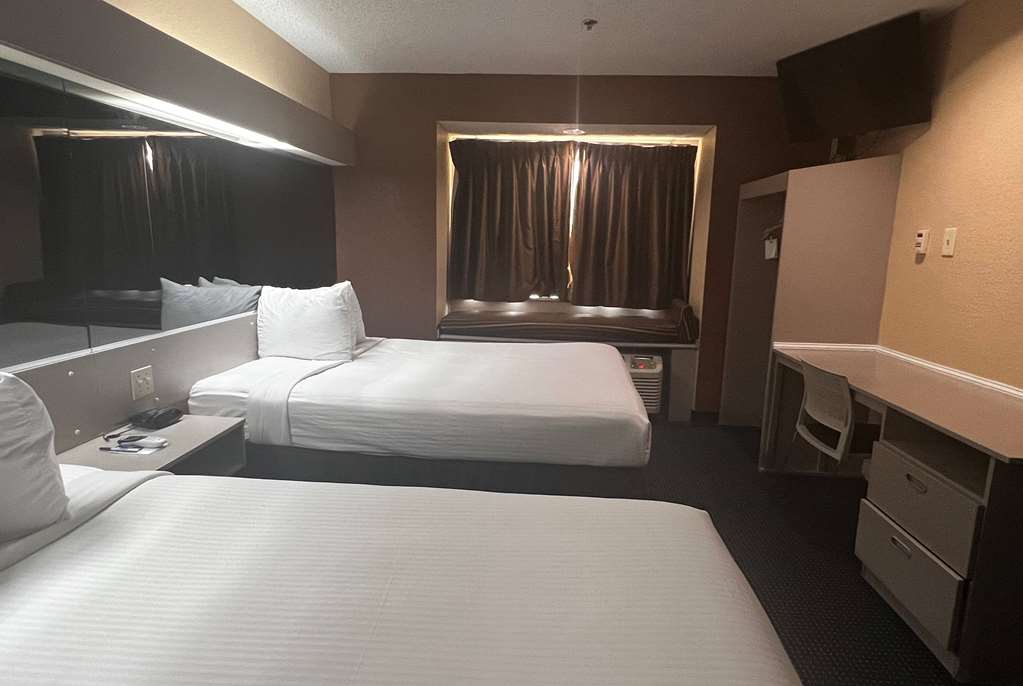 Microtel Inn & Suites by Wyndham Houston - photo 16