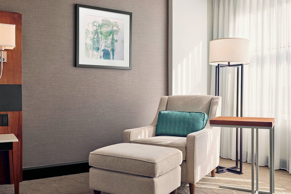 Delta Hotels by Marriott Milwaukee Northwest - photo 6