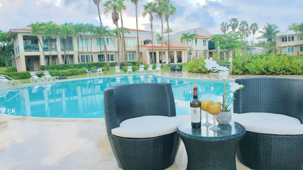 Villa De Palma Oceanfront community w generator — 4-Star Luxury Hotel in Sabana, Puerto Rico