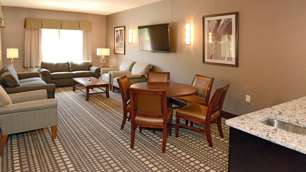 Holiday Inn Express & Suites Geneva Finger Lakes by IHG - photo 56