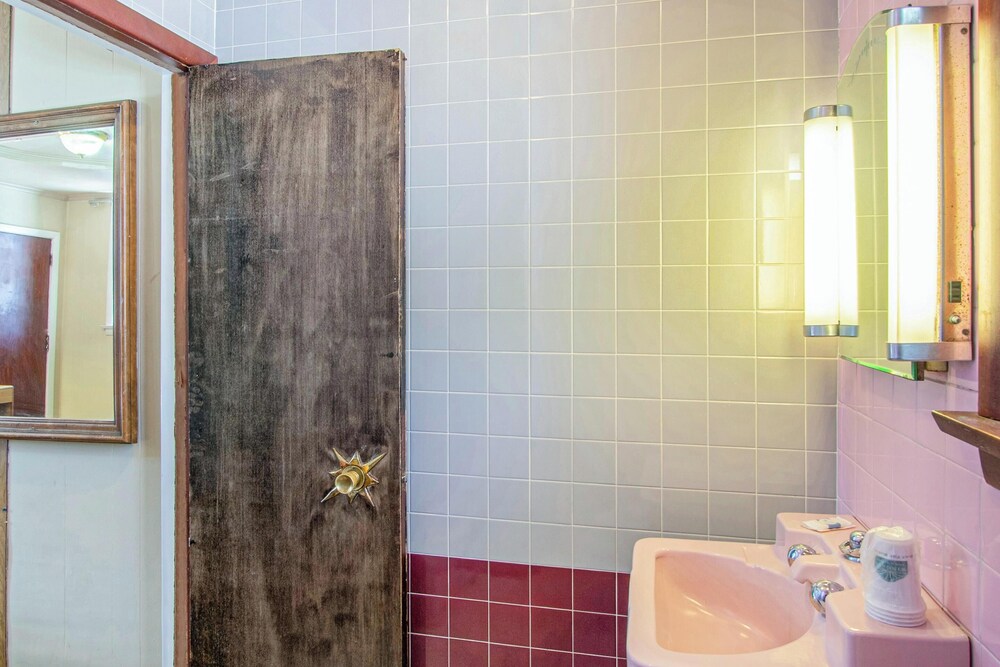 OYO Hotel Wilkes Barre East - photo 15