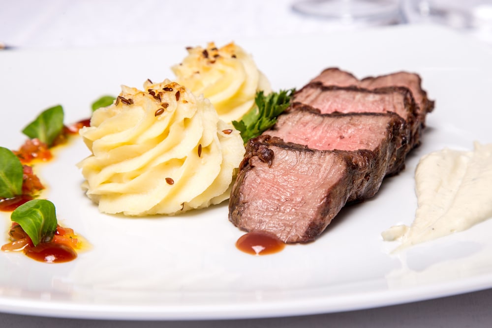 מזון ומשקאות