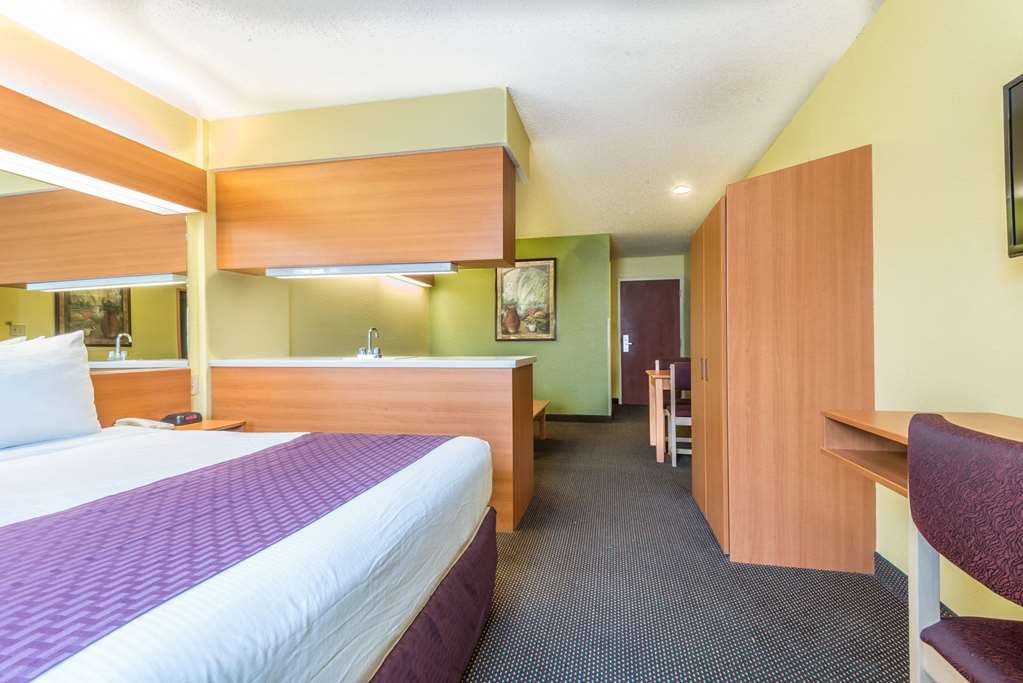Microtel Inn & Suites by Wyndham Auburn - photo 12