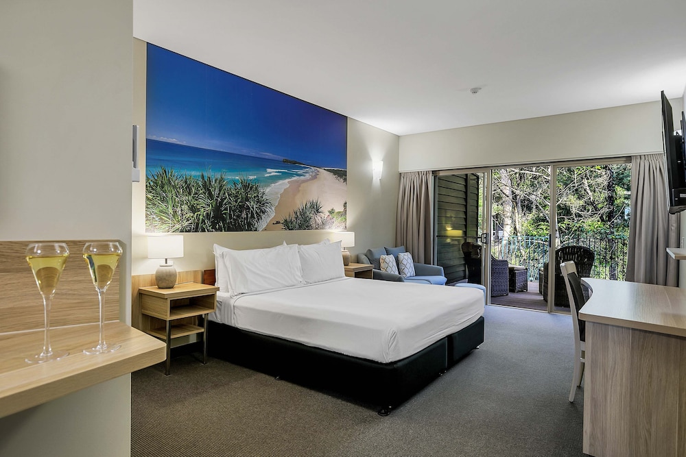 Kingfisher Bay Resort — Oxenford — photo 4
