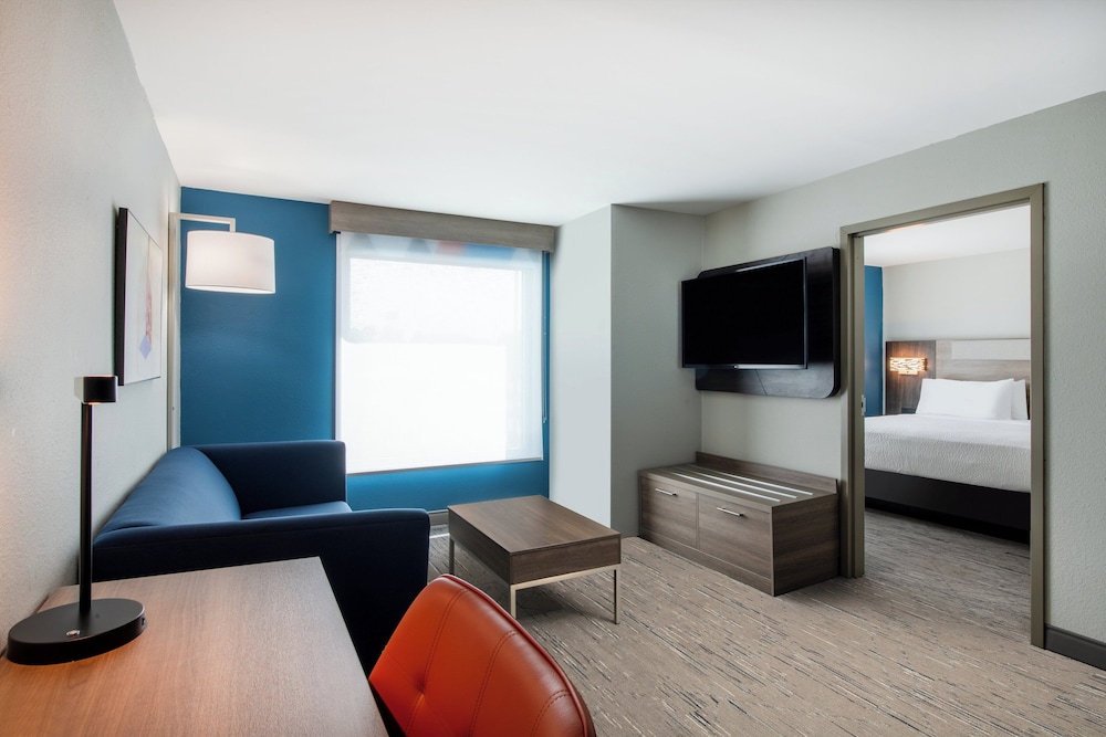 Holiday Inn Express & Suites Wilson I 95 By IHG - photo 13