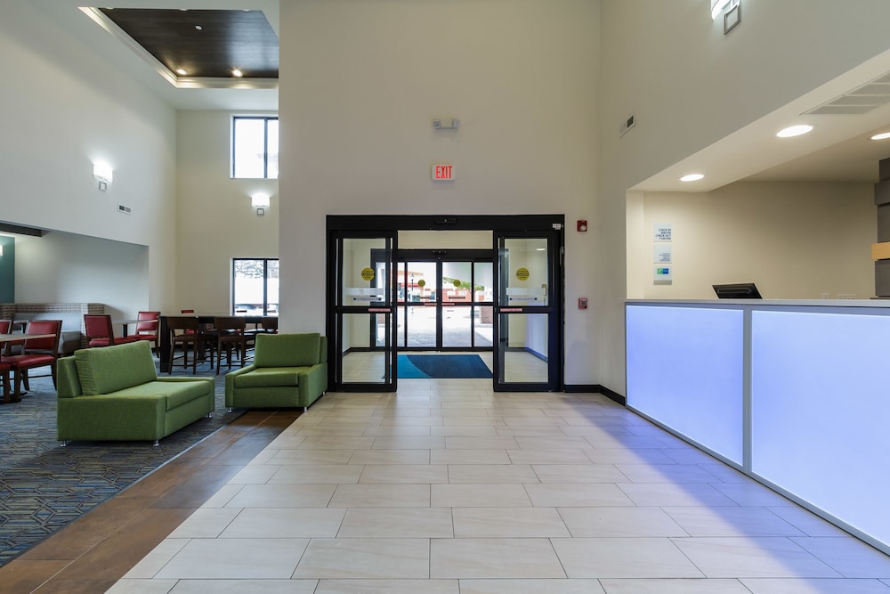 Holiday Inn Express Hotel & Suites South Bend by IHG - photo 3