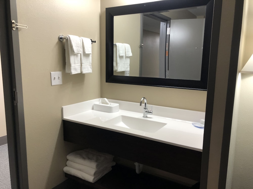 Cobblestone Inn & Suites Trenton - photo 18
