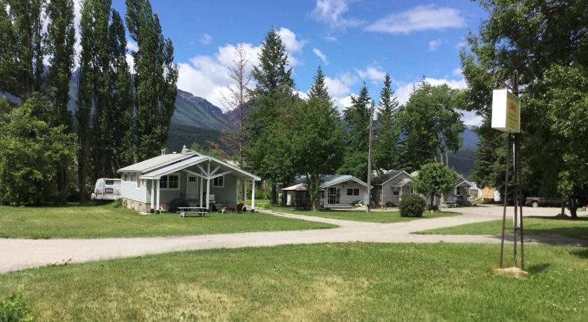 Brookside Motel - carbon neutral hotel in Golden