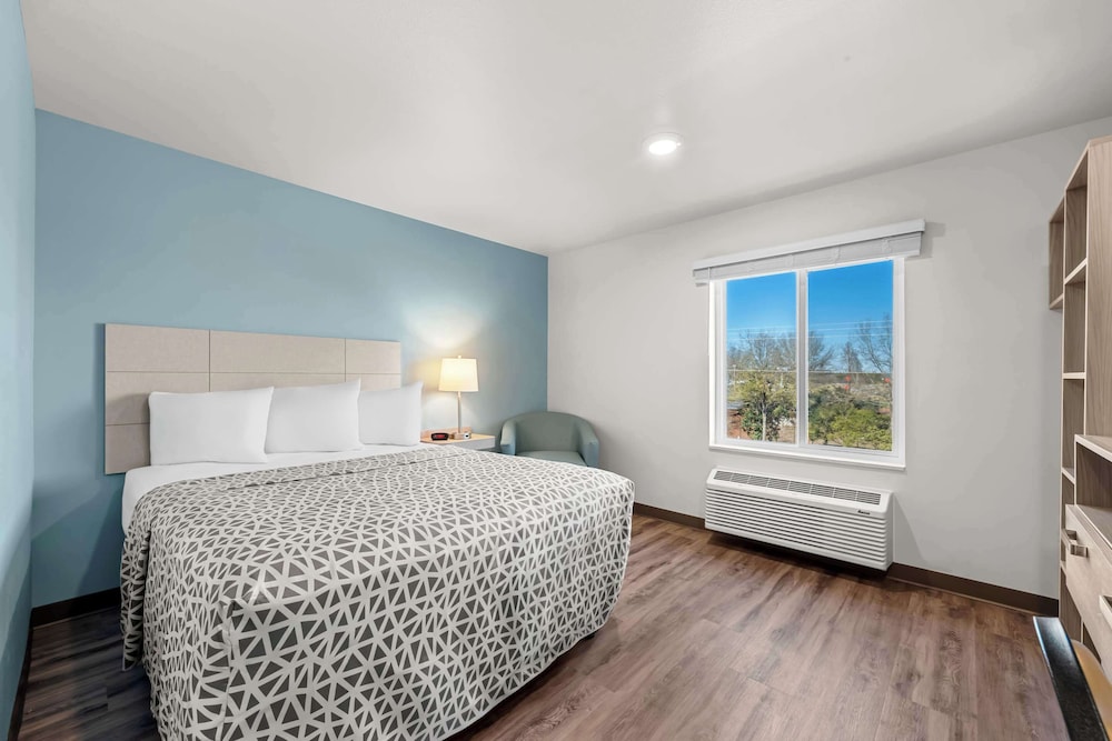 WoodSpring Suites Columbia Irmo - photo 10