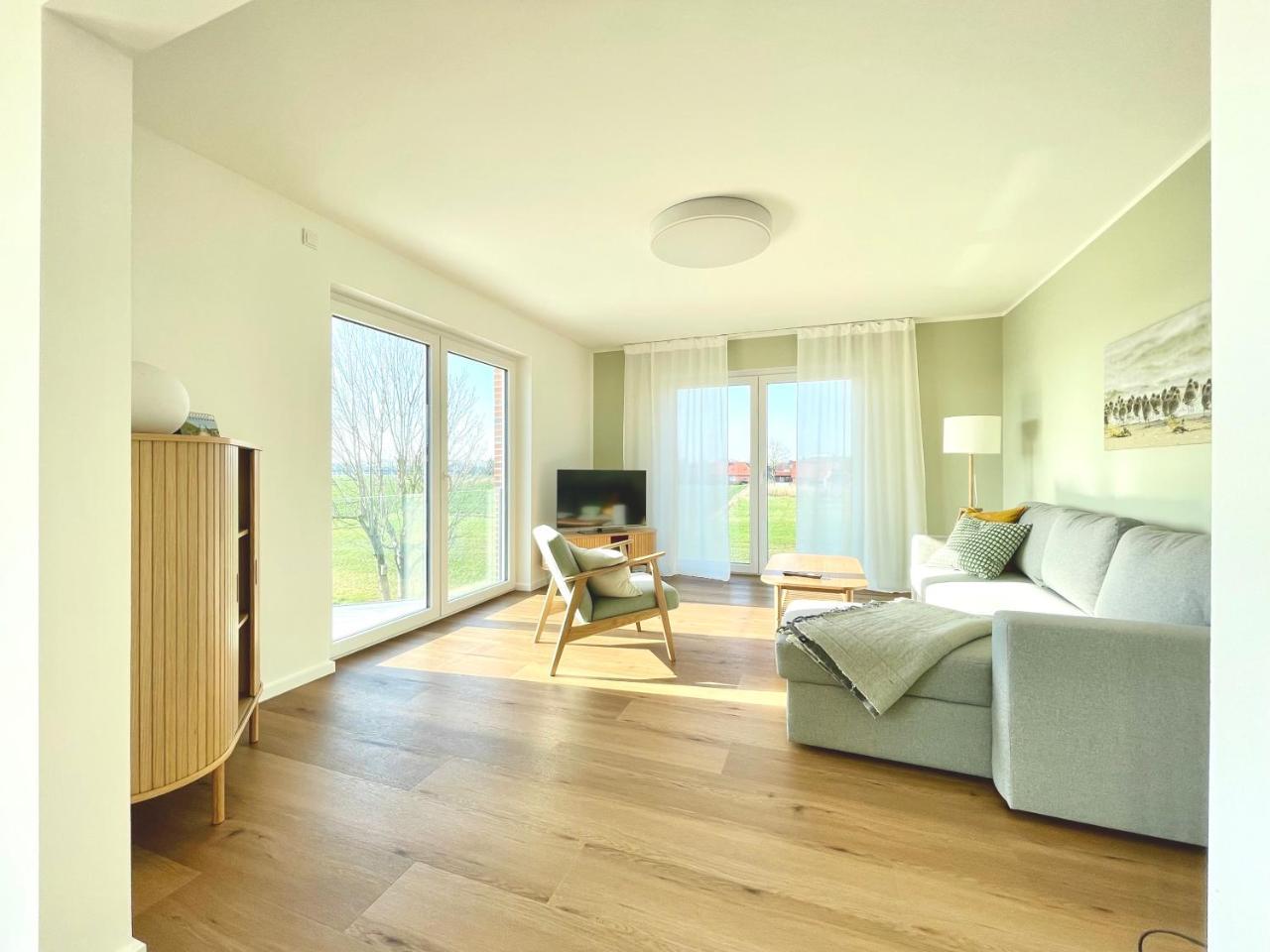 Am Deichland Wohnung Landsicht — 4-Star Luxury Hotel in Norden, Germany