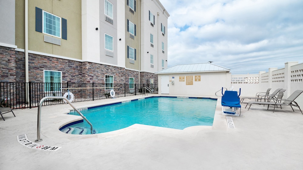 Candlewood Suites Waco by IHG - photo 33