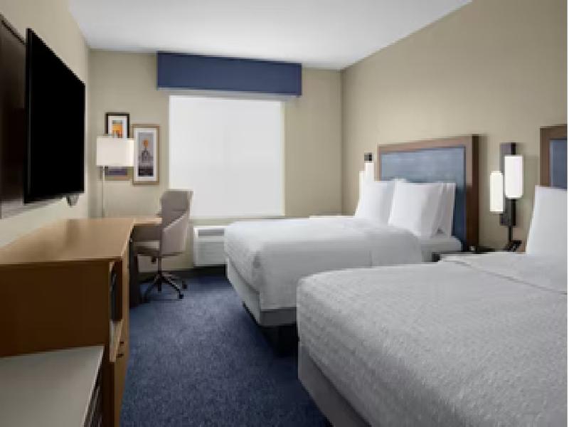 Hampton Inn & Suites By Hilton Long Island Farmingdale - photo 8