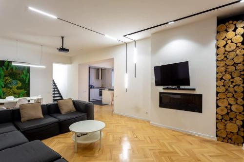 Super Cozy Stylish Apartment For 4 In Tbilisi