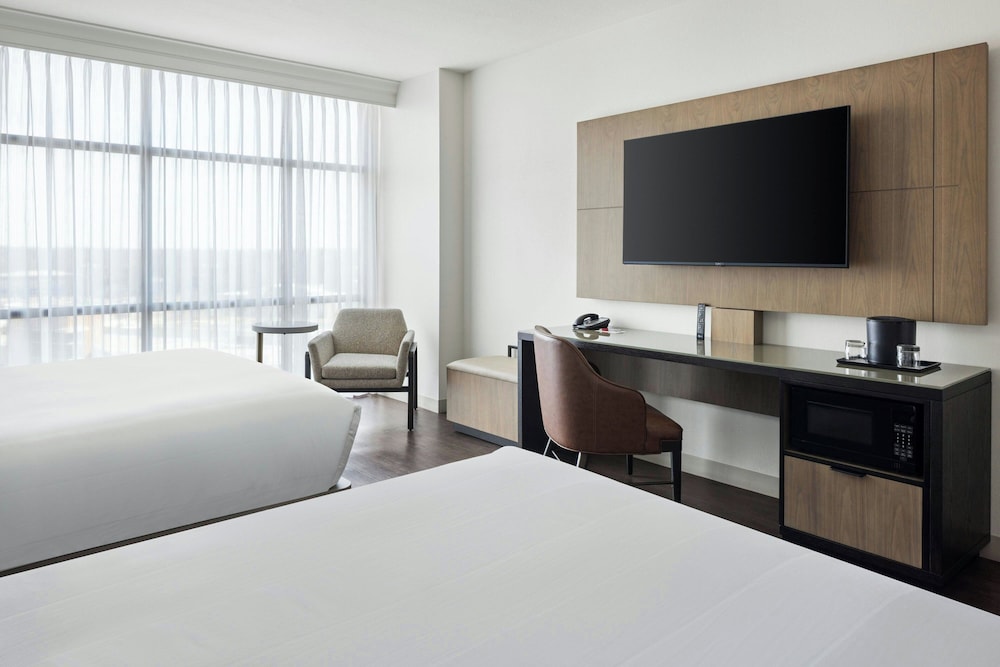Bloomington Normal Marriott Hotel & Conference Center - photo 13