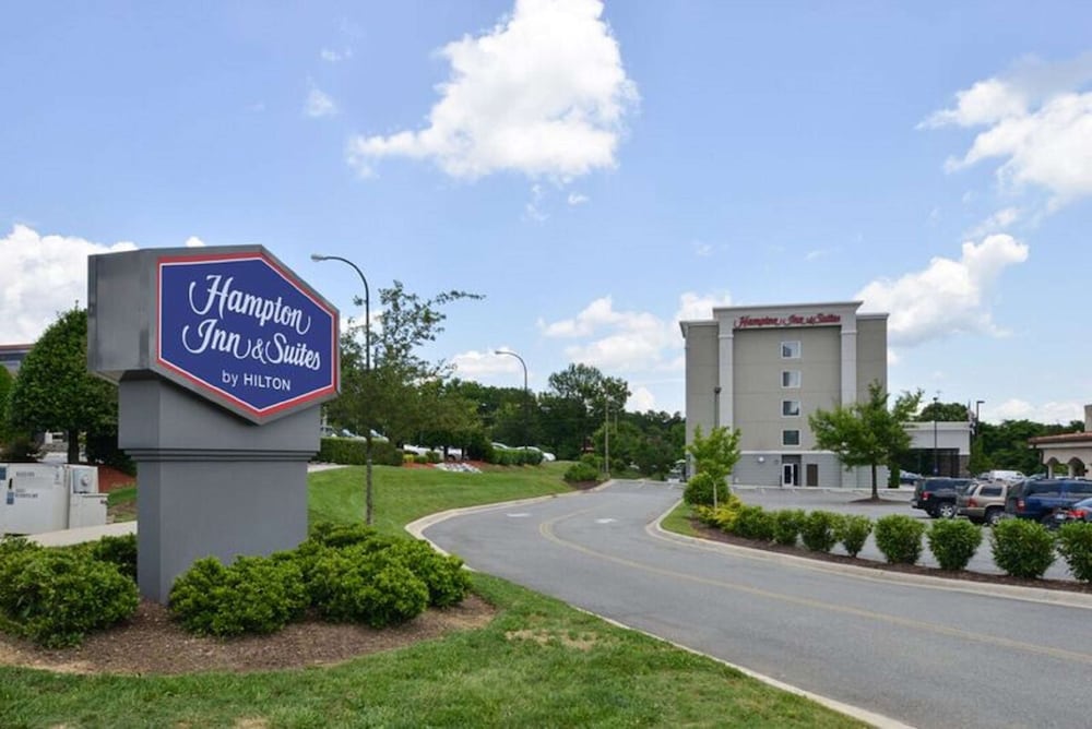 Hampton Inn & Suites Greensboro Coliseum Area - photo 86