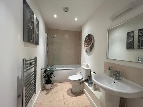 Stunning City Centre Apartment Benson Street Liverpool 1 — 4-Star Luxury Hotel in Liverpool, United Kingdom