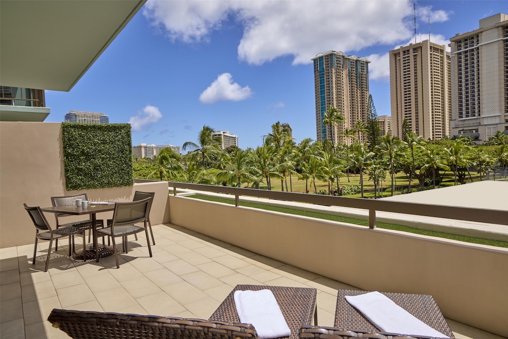 DoubleTree by Hilton Hotel Alana Waikiki Beach - photo 44