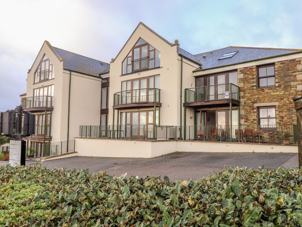Ocean Blue — 4-Star Luxury Hotel in Camborne, United Kingdom