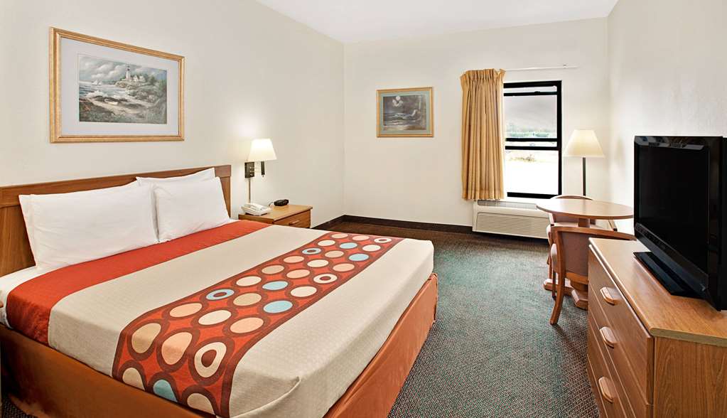 Super 8 by Wyndham Hampshire IL - photo 12
