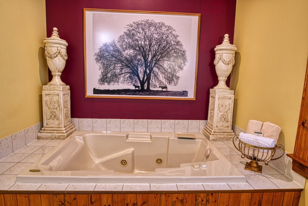 Rockwell Falls Inn and Wine Bar - photo 41