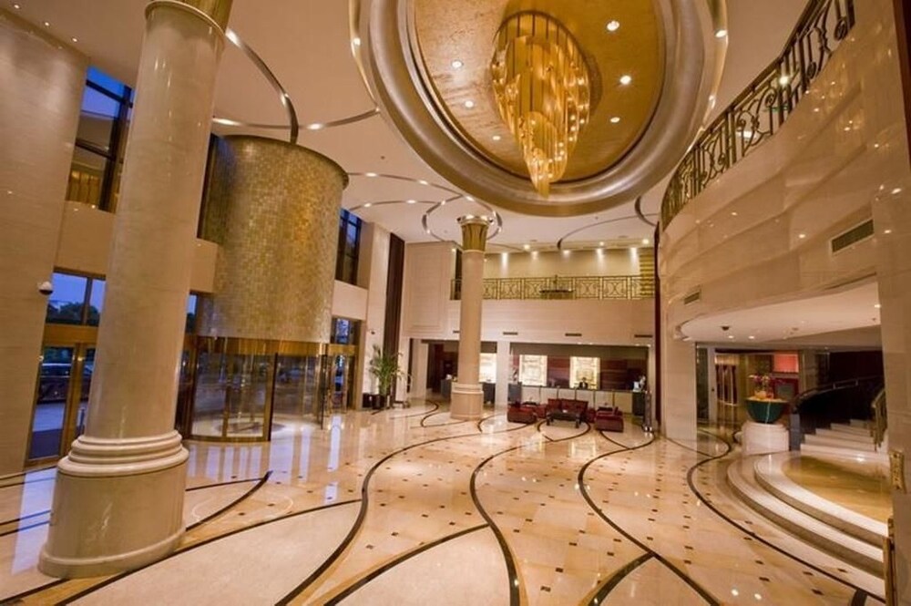 Xiangshan Harbour International Hotel — 5-Star Luxury Hotel in Menghai, People's Republic of China
