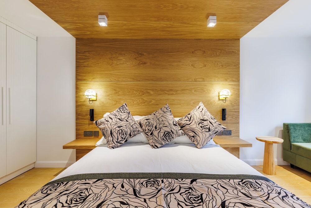 Rosemay Boutique Hotel Near Heathrow Airport — Hayes