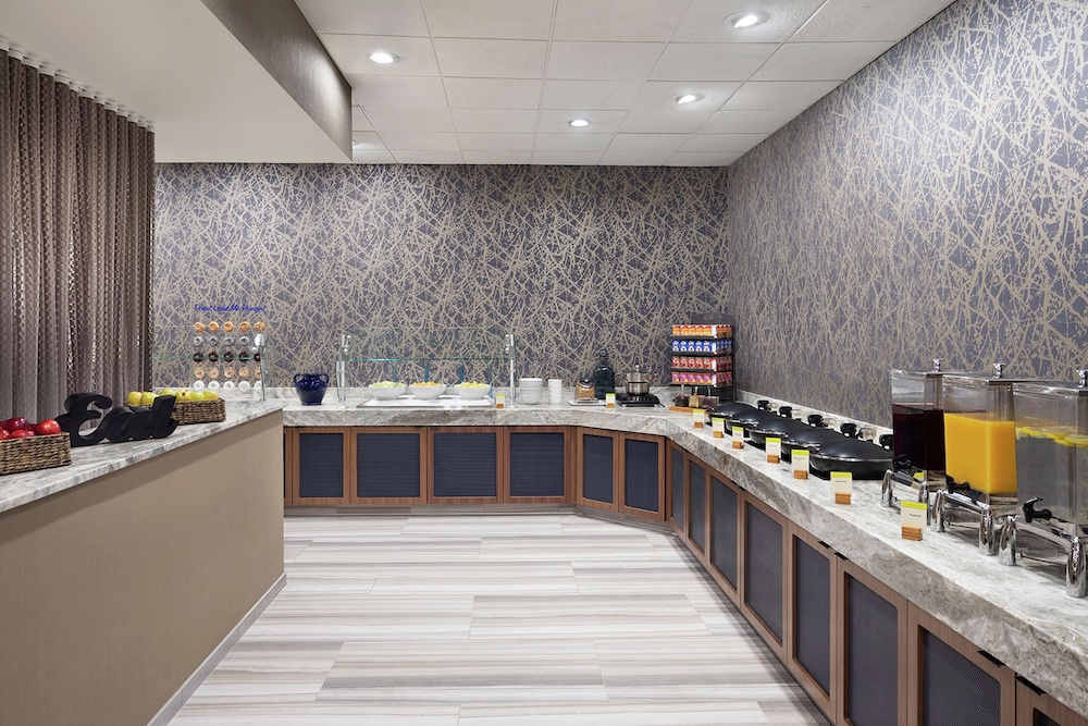 DoubleTree by Hilton Hotel Newark Airport - photo 50