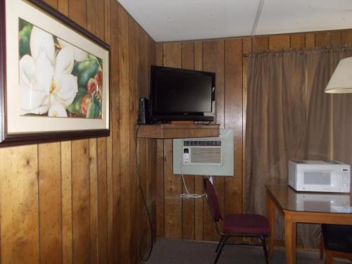 The Atomic Inn - photo 38