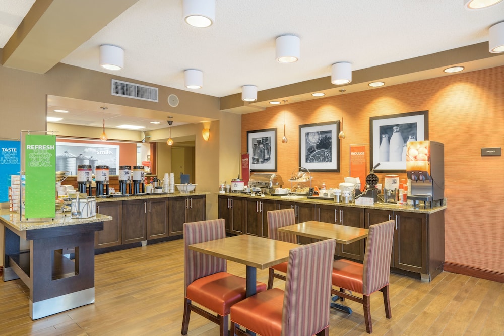 Hampton Inn Jonesboro - photo 53