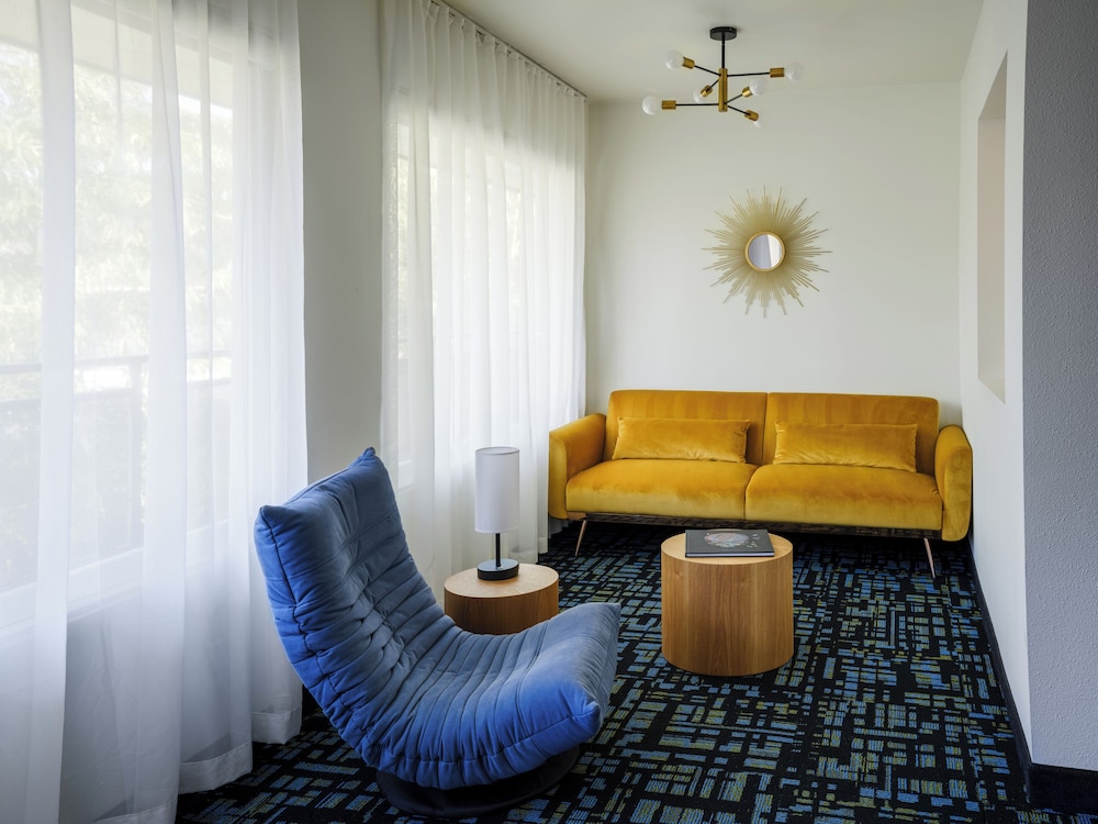 Jupiter Hotel - photo 13